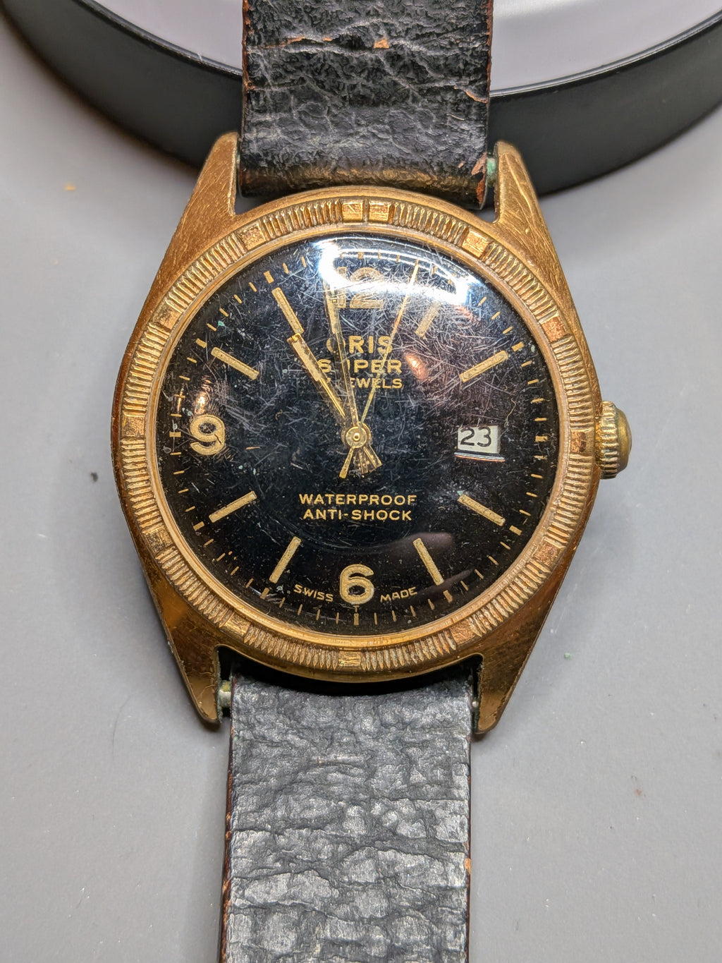Oris Super 17 Date black dial