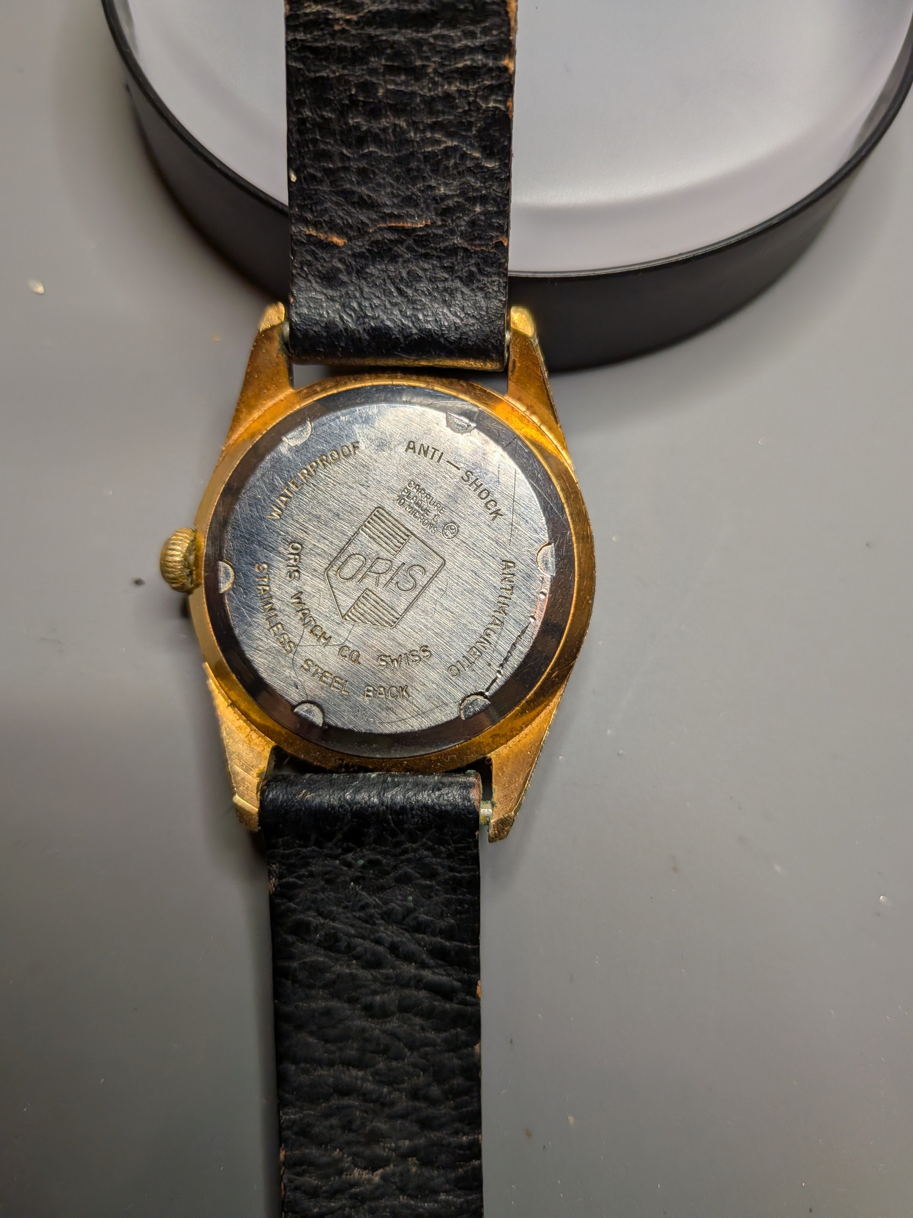 Oris Super 17 Date black dial