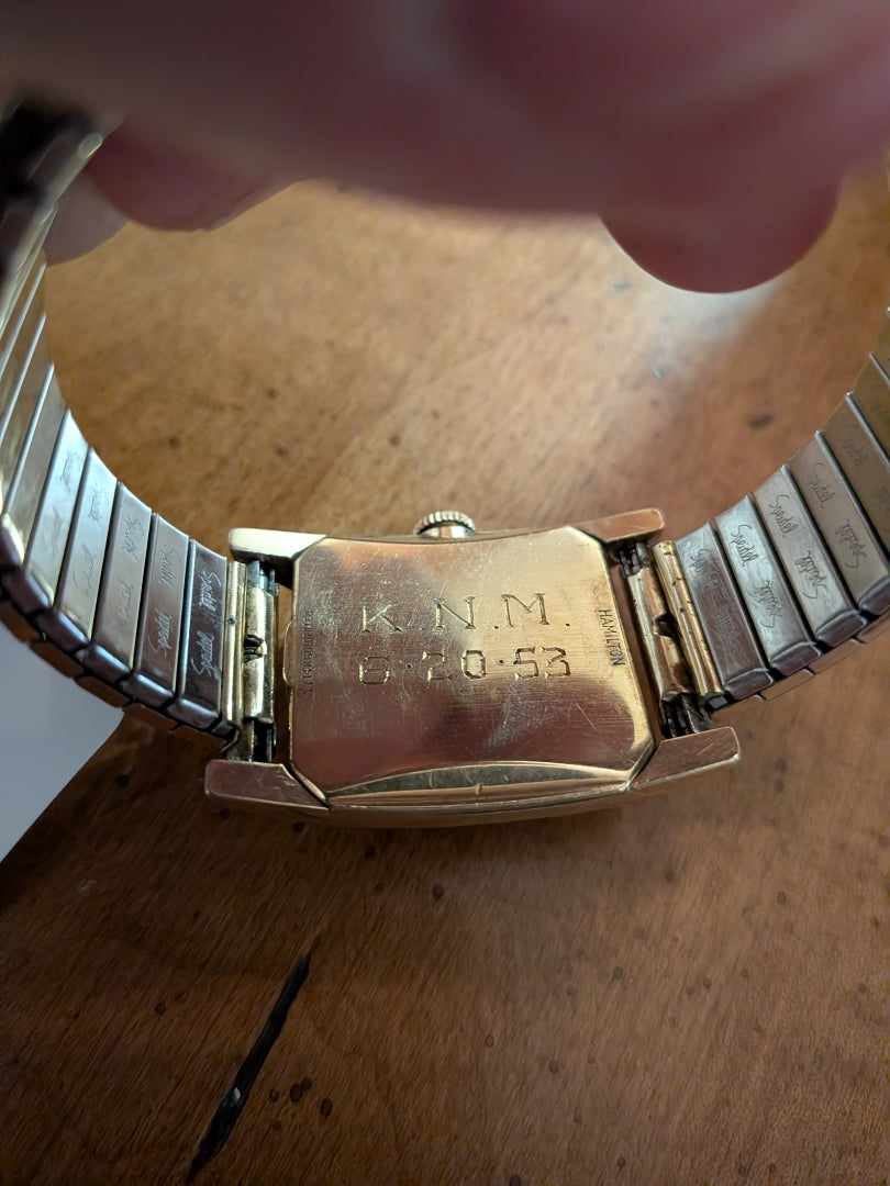 Hamilton Tank - Gold 26mm sub secnd