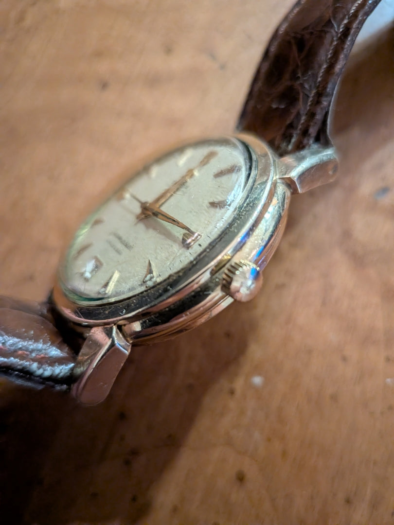 Omega Seamaster - date at 6