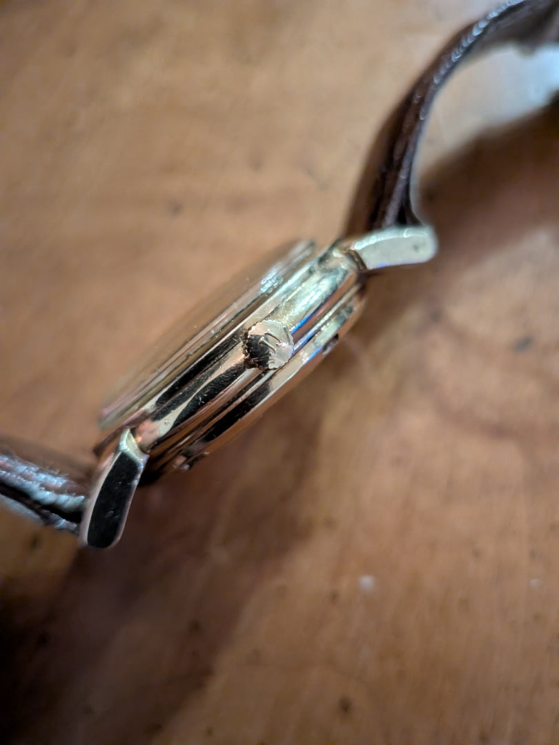 Omega Seamaster - date at 6