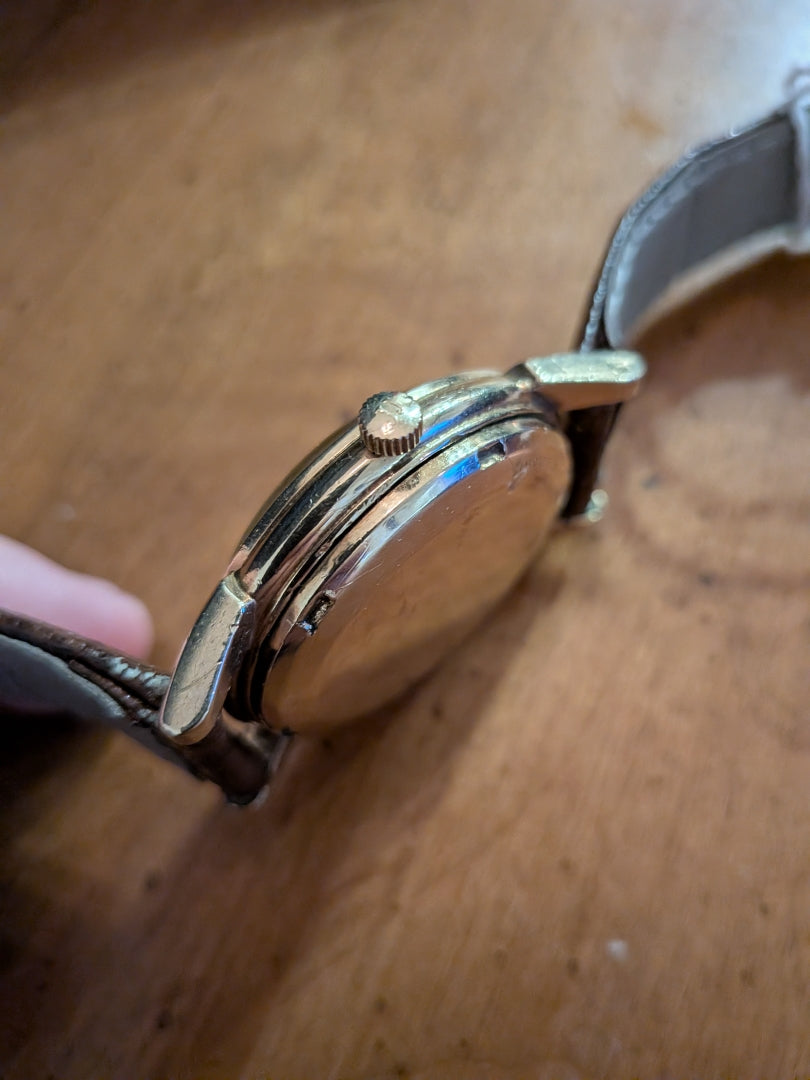 Omega Seamaster - date at 6