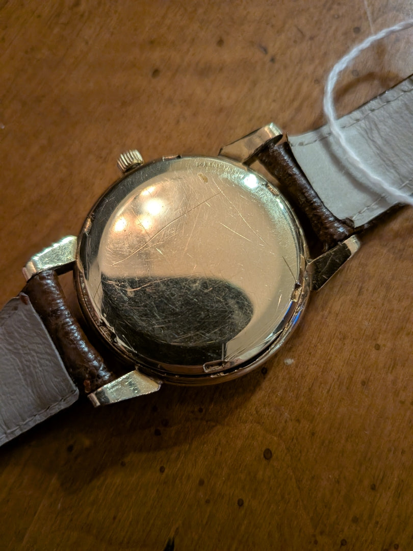 Omega Seamaster - date at 6