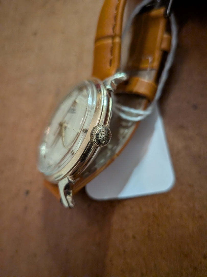 Omega 354 Bumper white Dial