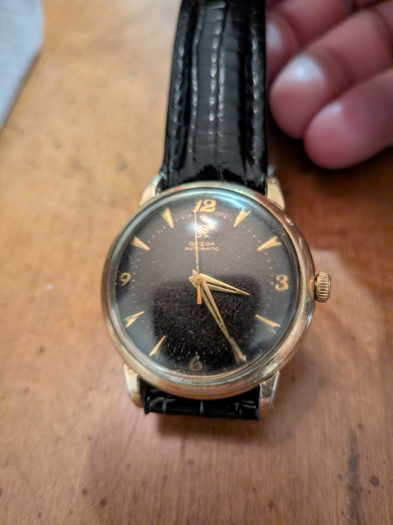 Omega 354 Bumper black Dial