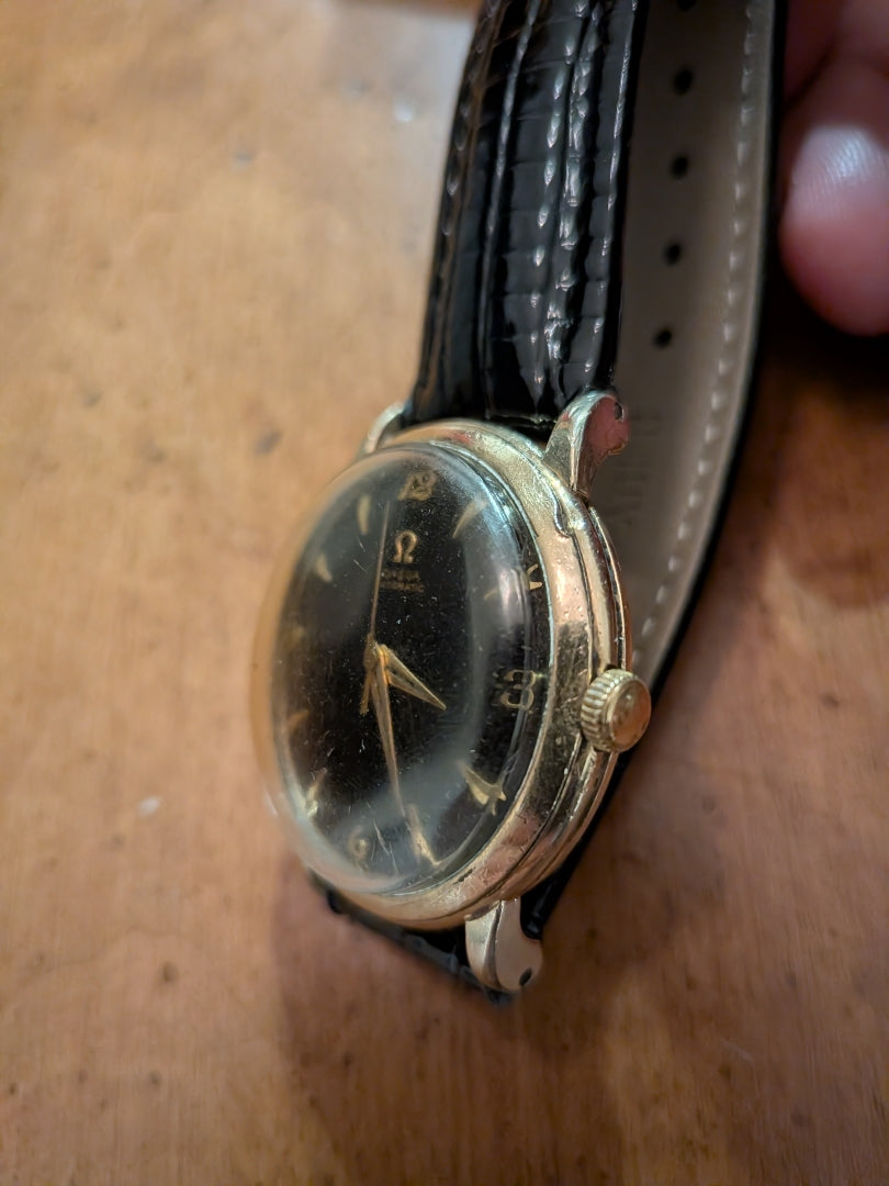 Omega 354 Bumper black Dial