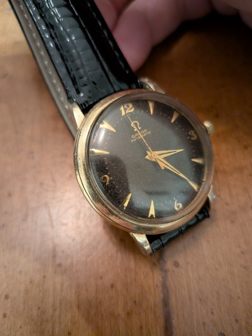 Omega 354 Bumper black Dial