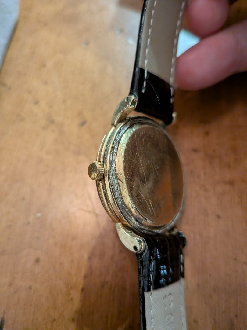 Omega 354 Bumper black Dial